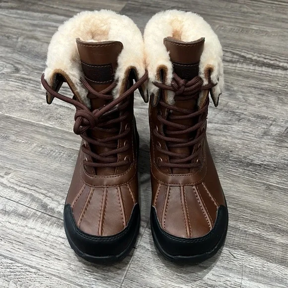 New UGG Kid’s Toddler Brown Butte II CWR Boots
